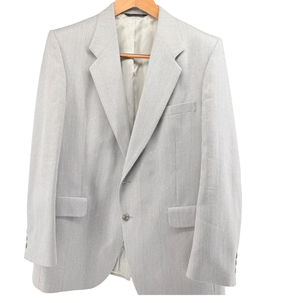 Beautiful Vtg Mens Gray Pinstripe Blazer Two Button Sport Coat USA‎ 44R